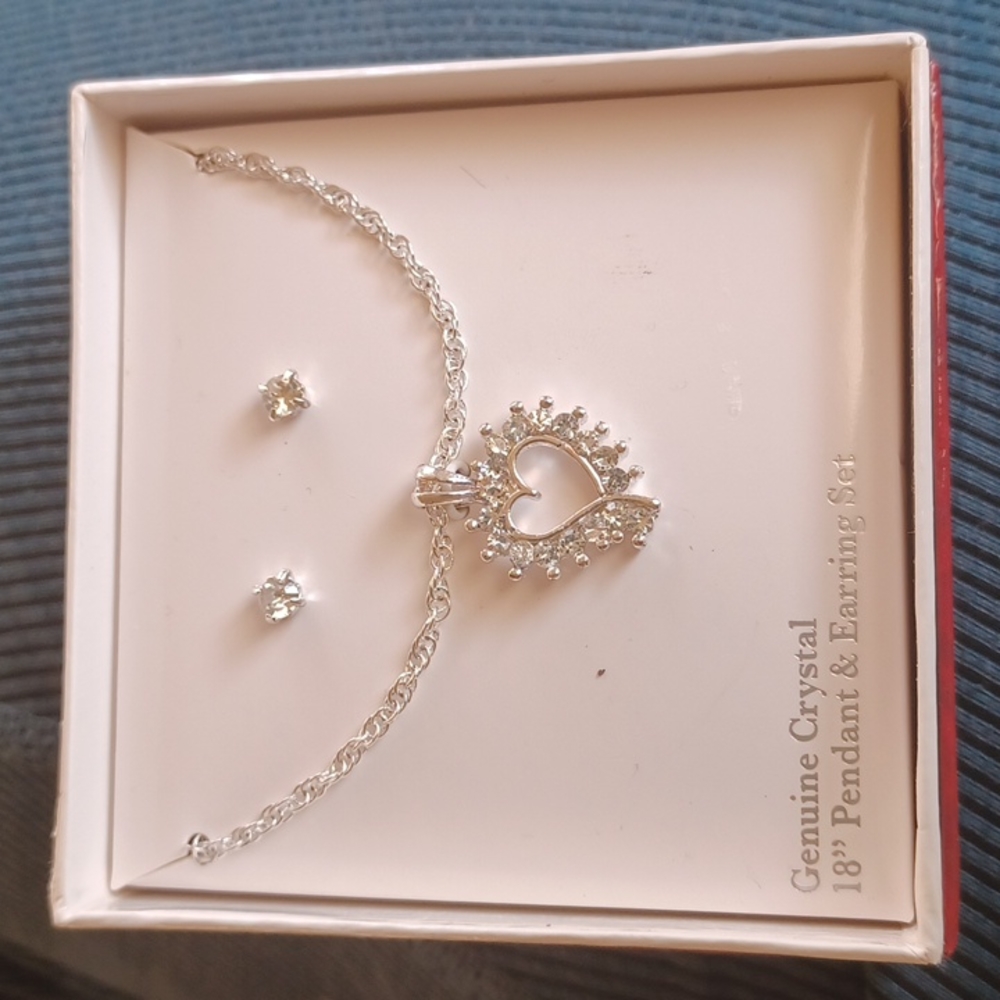 Woman's jewelry set